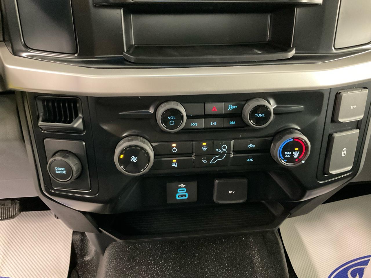 2025 Ford F-550 Super Duty DRW XL Photo5