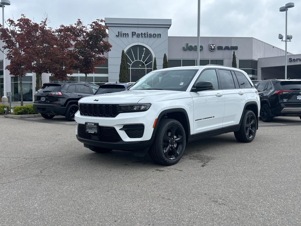 New 2025 Jeep Grand Cherokee Altitude for sale in Surrey, BC
