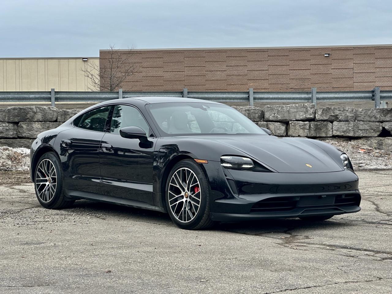 2020 Porsche Taycan 4S Sedan | PREMIUM PACKAGE | PERFORMANCE BATTERY | Photo2