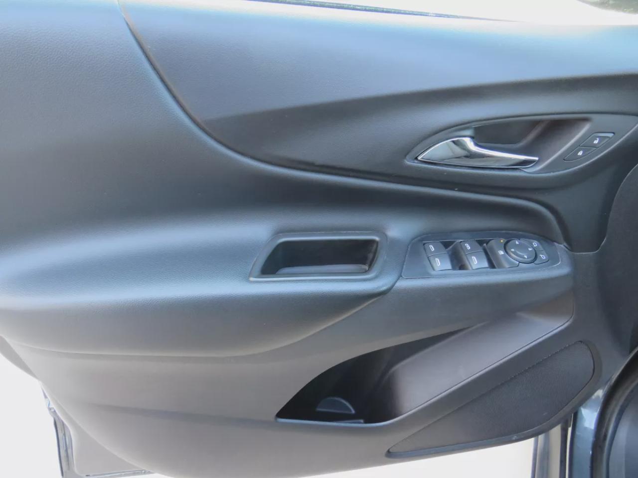 2019 Chevrolet Equinox LT (**DIESEL!!**RARE!!**ALLOY RIMS**REMOTE START**HEATED SEATS**POWER SEATS**PUSH BUTTON START**REVERSE CAMERA**DIGITAL TOUCHSCREEN**BLUETOOTH**CRUISE CONTROL**) Photo