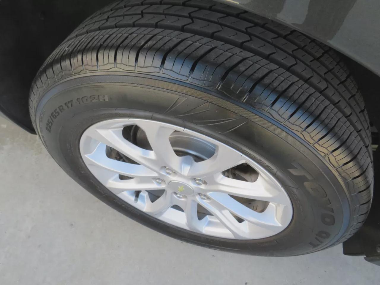2019 Chevrolet Equinox LT | Diesel | Rare | Alloy Rims | Remote Start | Heated Seats | Power Seats | Push Button Start | Reverse Camera | Digital Touchscreen | Bluetooth | Cruise Control Photo