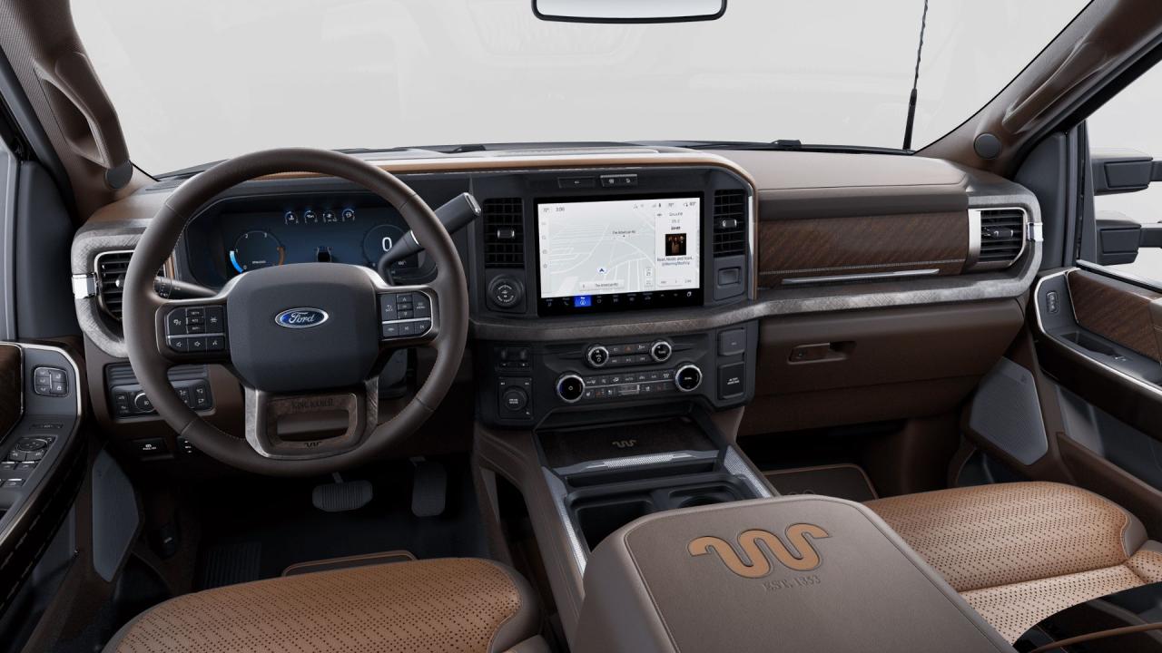 2025 Ford F-350 4X4 CREW CAB PICKUP/ Photo5