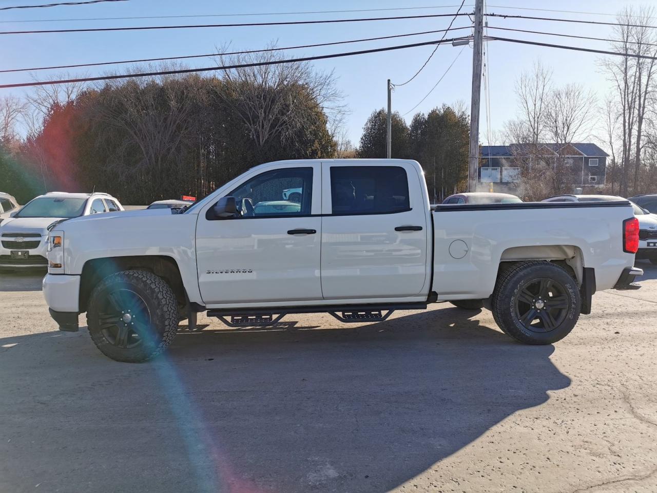 2018 Chevrolet Silverado 1500 Custom 4X4 Photo2