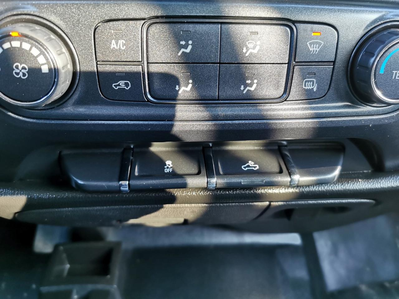 2018 Chevrolet Silverado 1500 Custom 4X4 - Photo #15