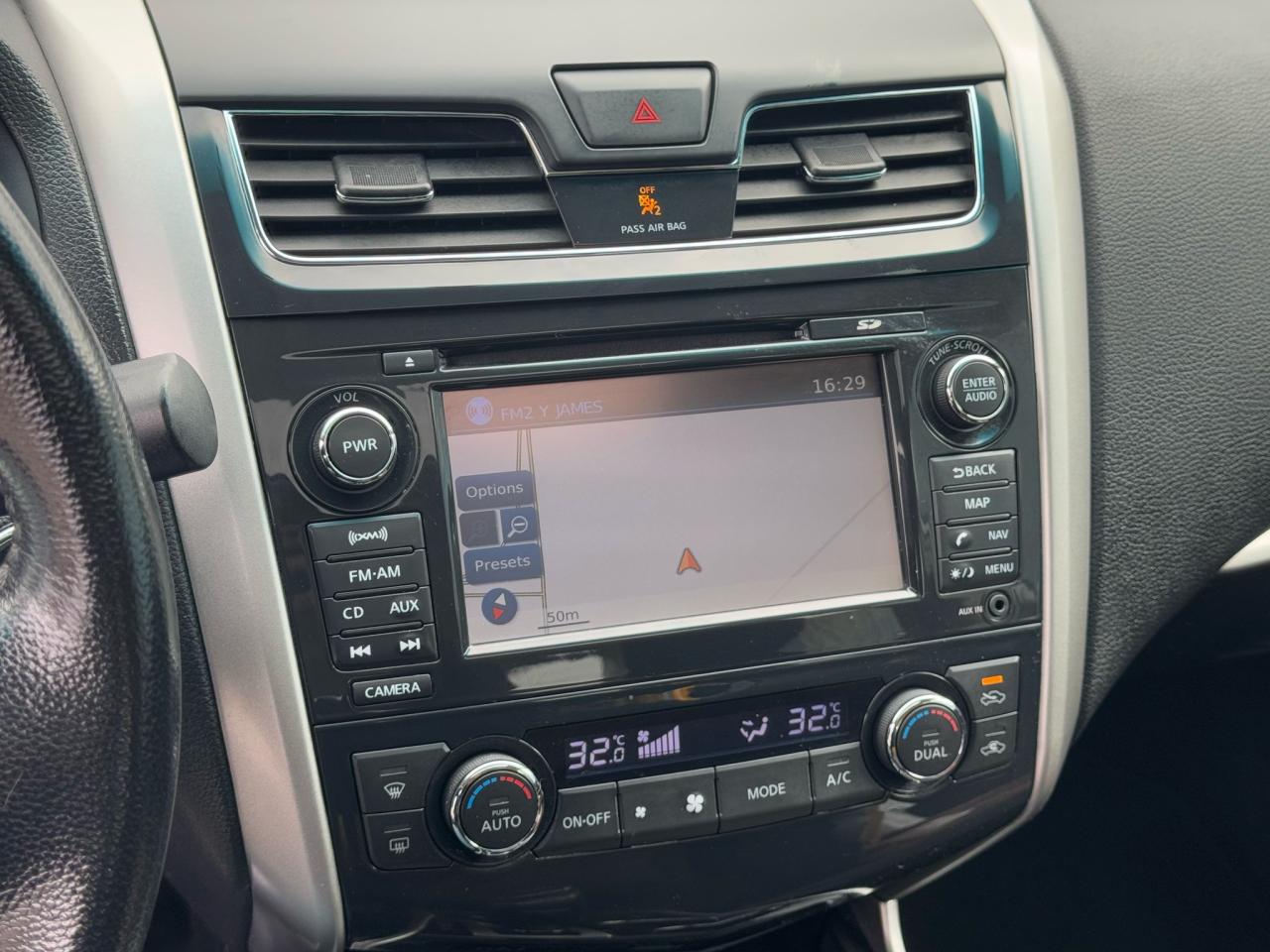 2013 Nissan Altima SV TECH | CLEAN CARFAX | SUNROOF | NAV | Photo16