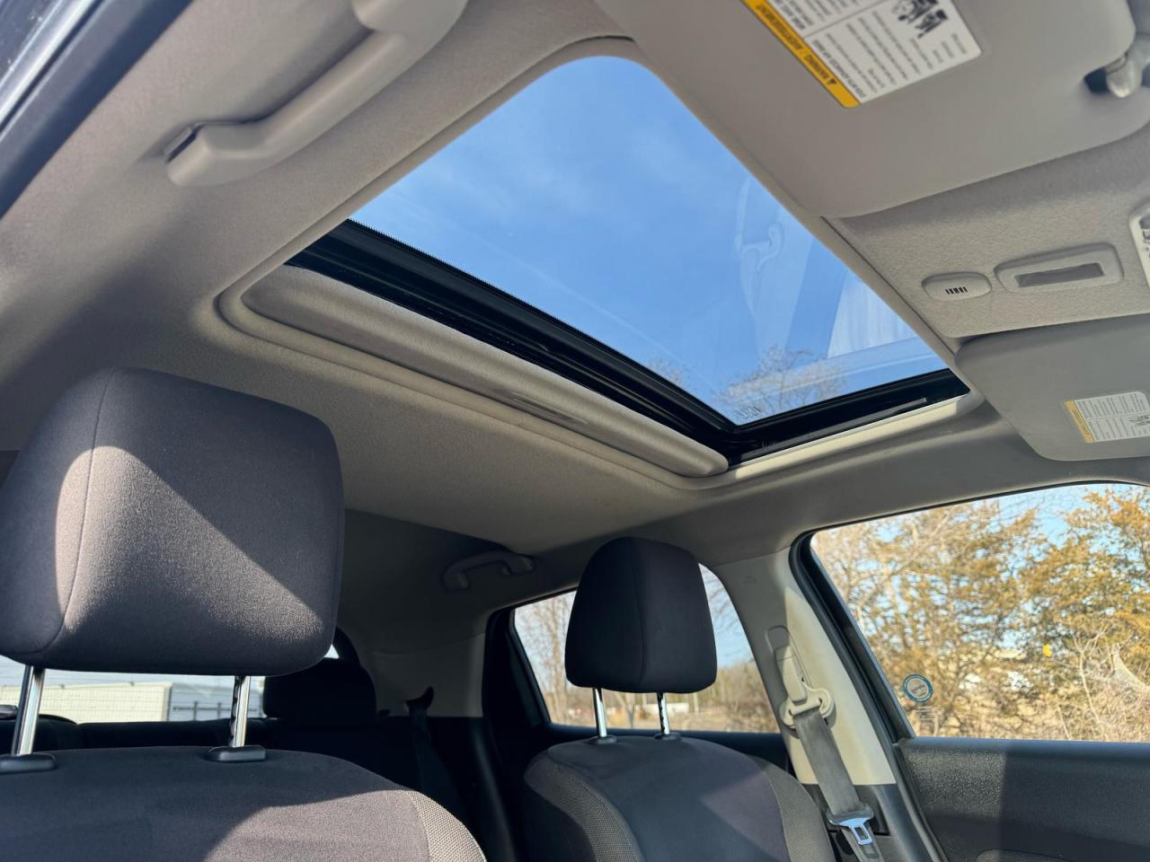 2011 Nissan Juke SL | SUNROOF | HTD SEATS | SERVICE RECORDS | Photo10