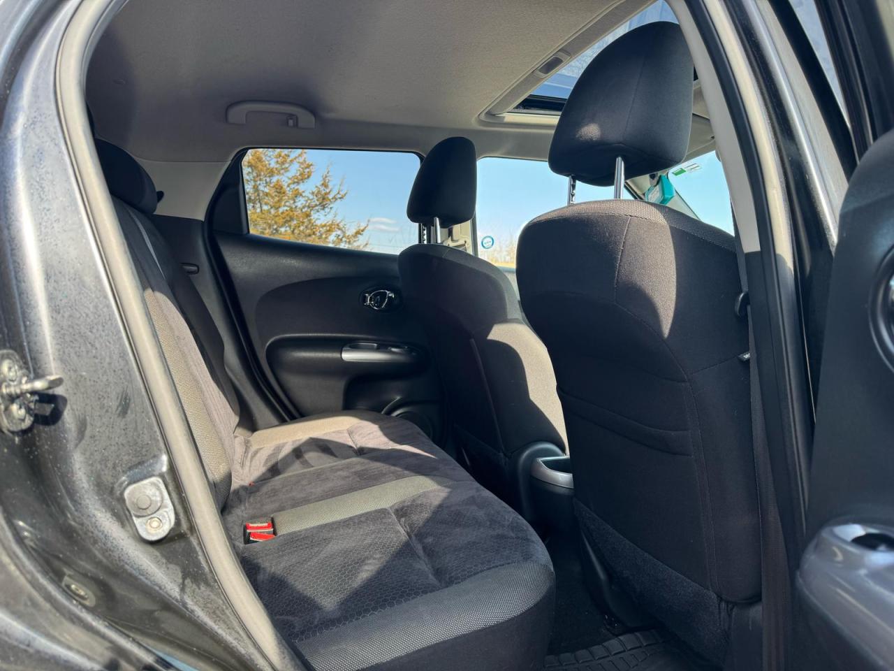 2011 Nissan Juke SL | SUNROOF | HTD SEATS | SERVICE RECORDS | Photo11