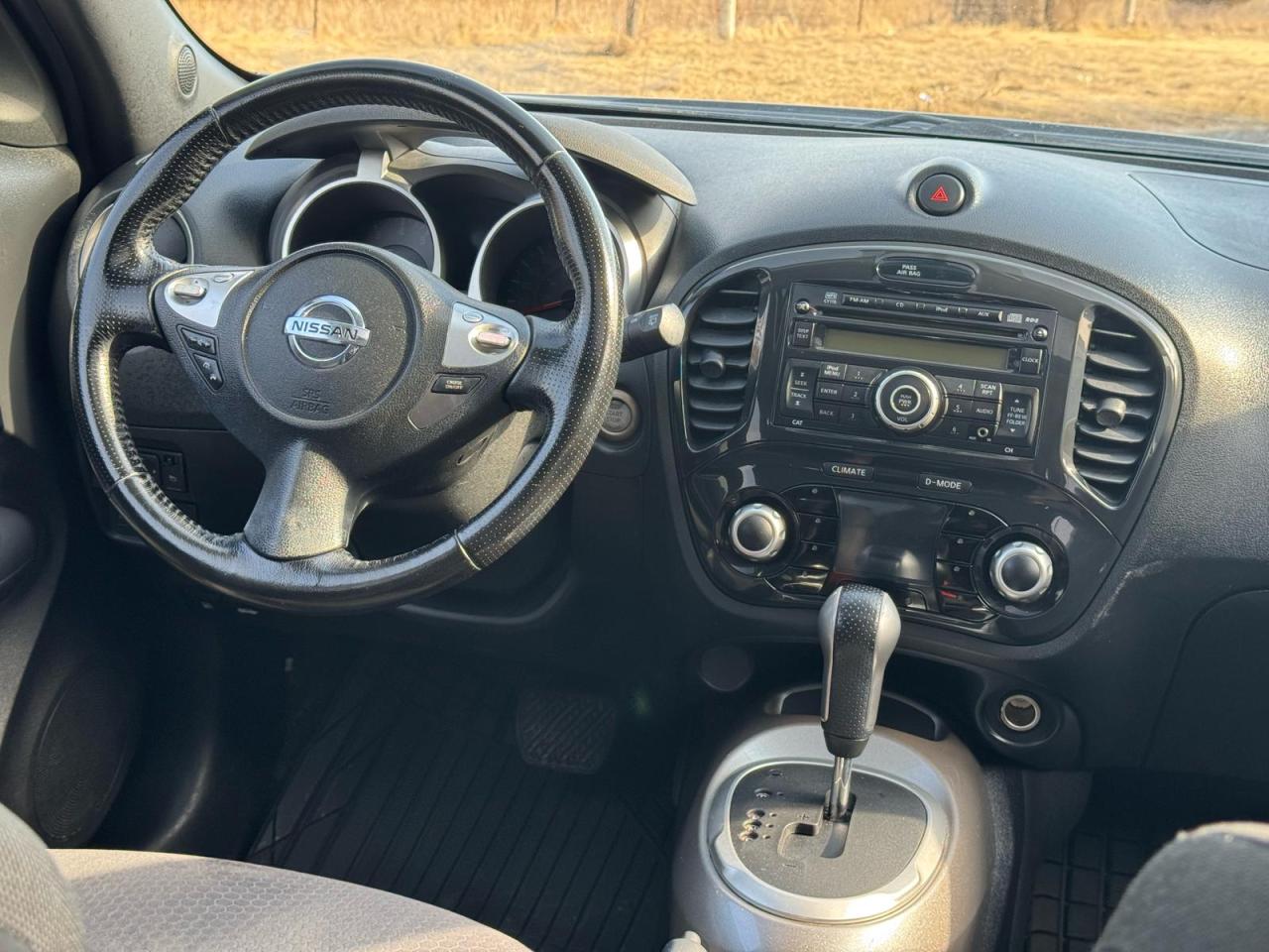 2011 Nissan Juke SL | SUNROOF | HTD SEATS | SERVICE RECORDS | Photo12