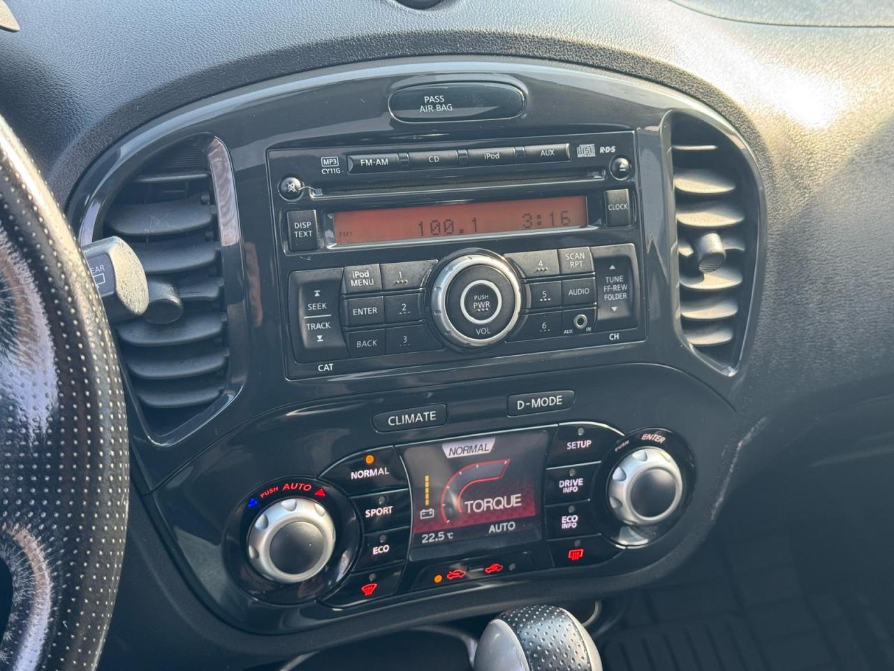 2011 Nissan Juke SL | SUNROOF | HTD SEATS | SERVICE RECORDS | Photo13