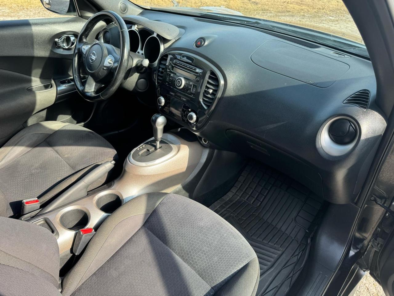 2011 Nissan Juke SL | SUNROOF | HTD SEATS | SERVICE RECORDS | Photo8