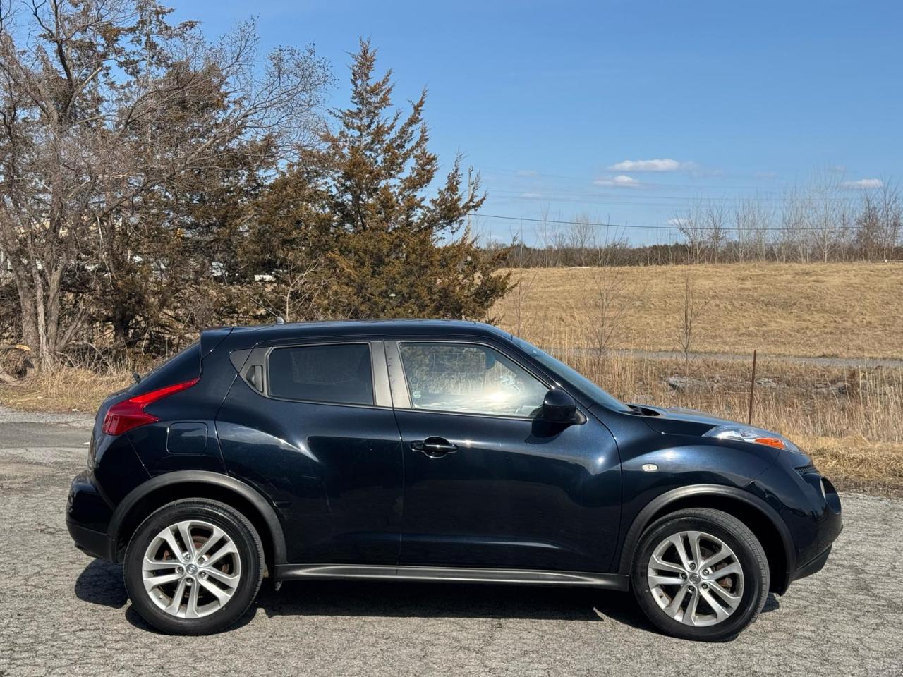 2011 Nissan Juke SL | SUNROOF | HTD SEATS | SERVICE RECORDS | Photo6