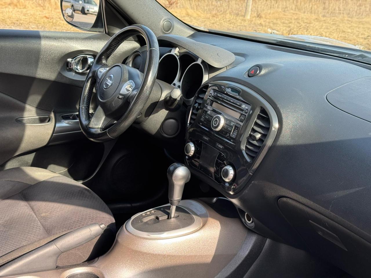 2011 Nissan Juke SL | SUNROOF | HTD SEATS | SERVICE RECORDS | Photo9