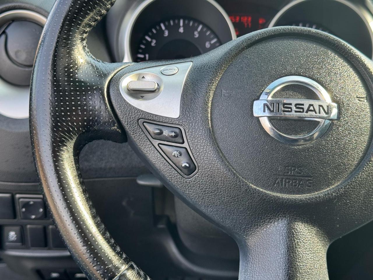 2011 Nissan Juke SL | SUNROOF | HTD SEATS | SERVICE RECORDS | Photo16