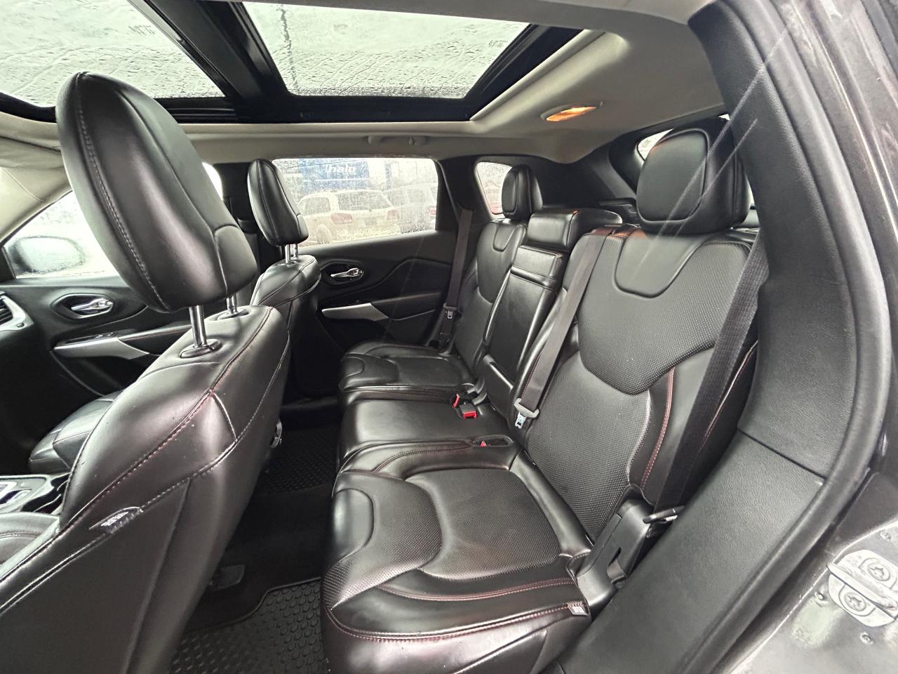 2018 Jeep Cherokee Trailhawk Leather Plus 4x4 - Photo #13