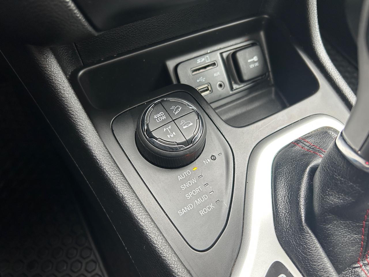 2018 Jeep Cherokee Trailhawk Leather Plus 4x4 - Photo #17