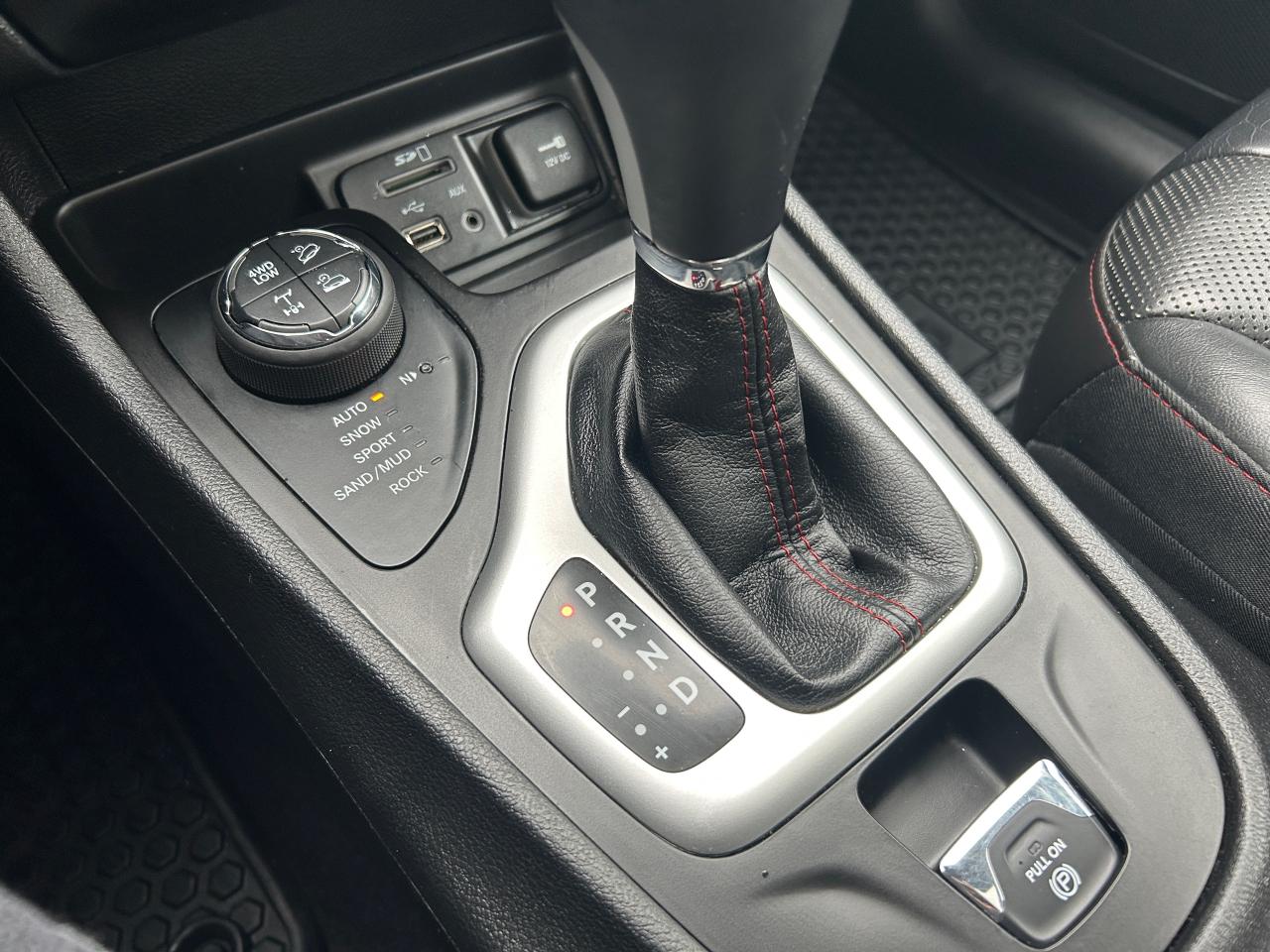 2018 Jeep Cherokee Trailhawk Leather Plus 4x4 - Photo #16