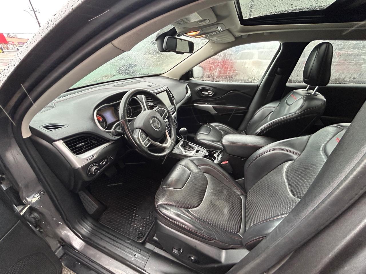2018 Jeep Cherokee Trailhawk Leather Plus 4x4 - Photo #10