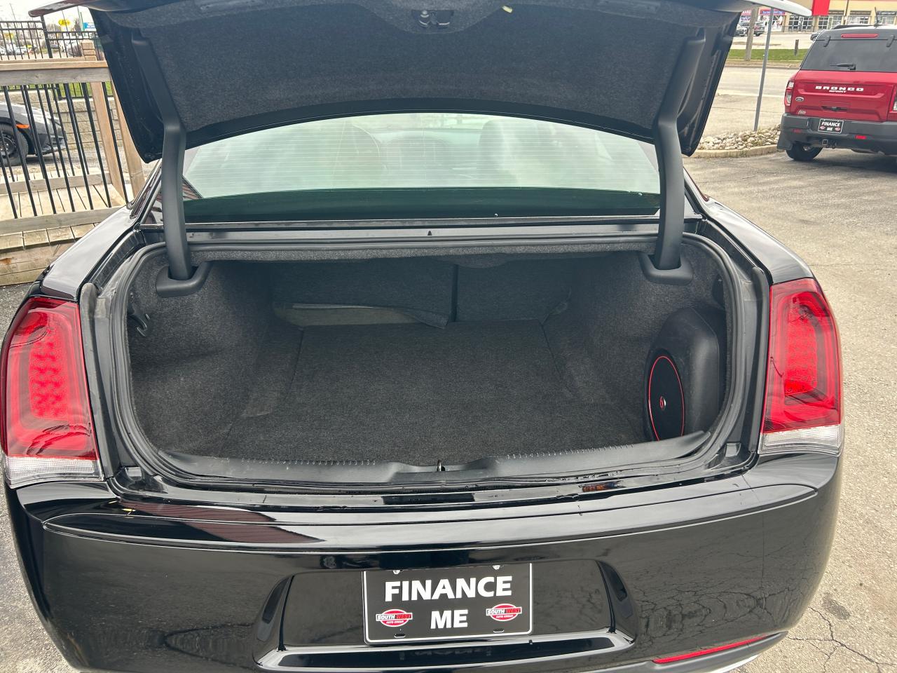 2018 Chrysler 300 300S AWD - Photo #8