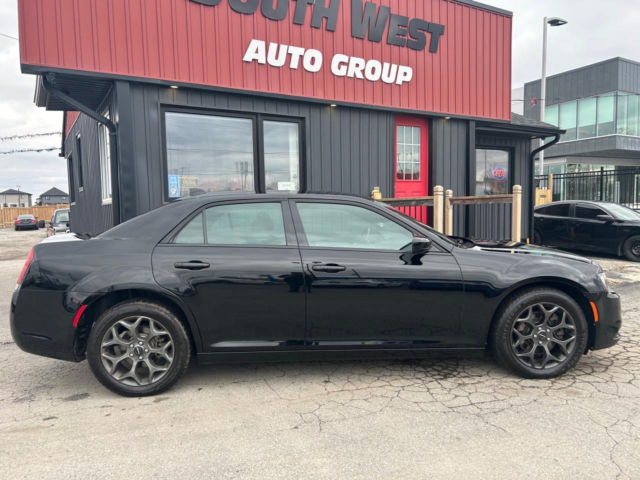 2018 Chrysler 300 300S AWD - Photo #2