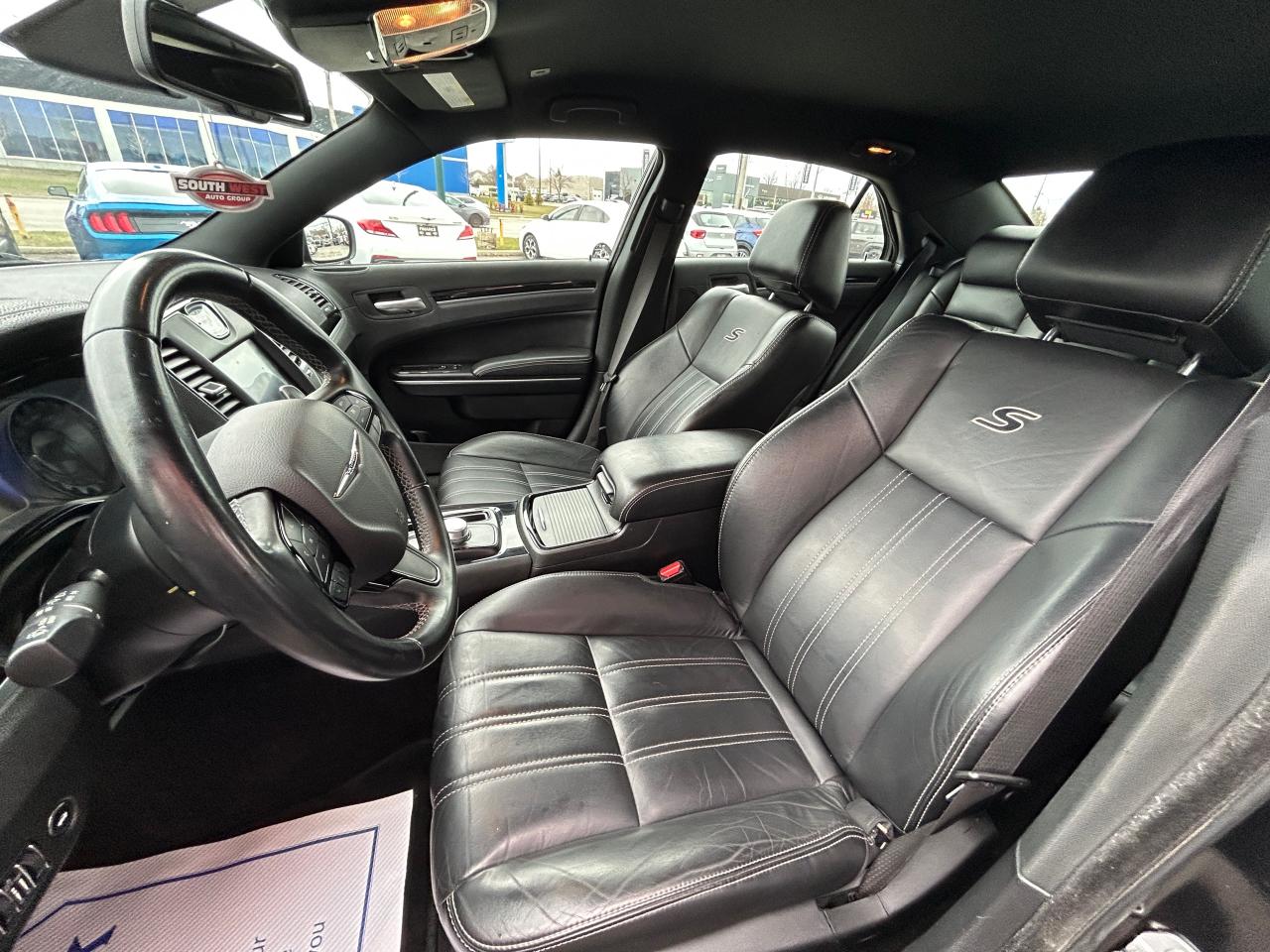 2018 Chrysler 300 300S AWD - Photo #11