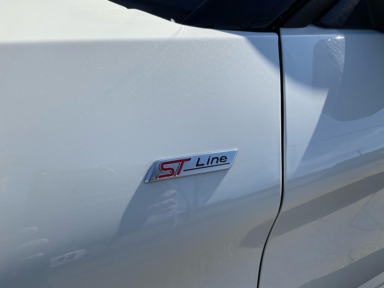 2025 Ford Explorer ST-Line Photo5