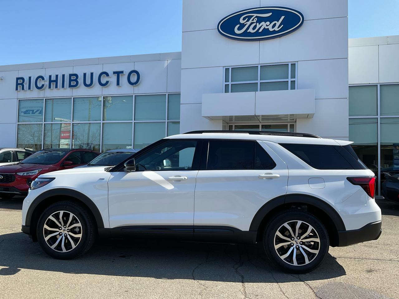 2025 Ford Explorer ST-Line Photo5