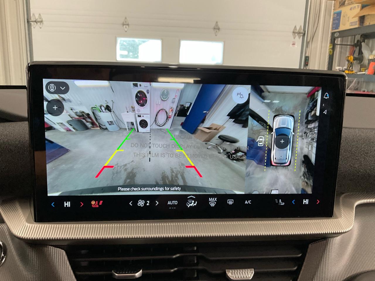 2025 Ford Explorer ST-Line Photo5