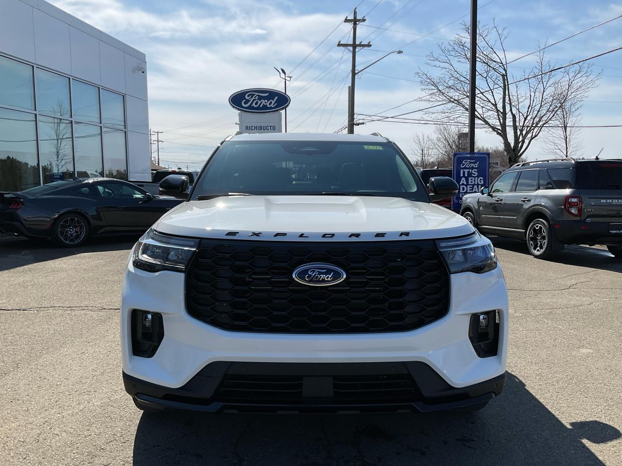 2025 Ford Explorer ST-Line Photo5