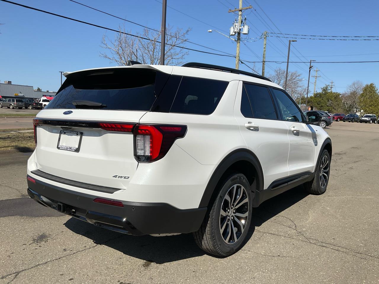 2025 Ford Explorer ST-Line Photo5