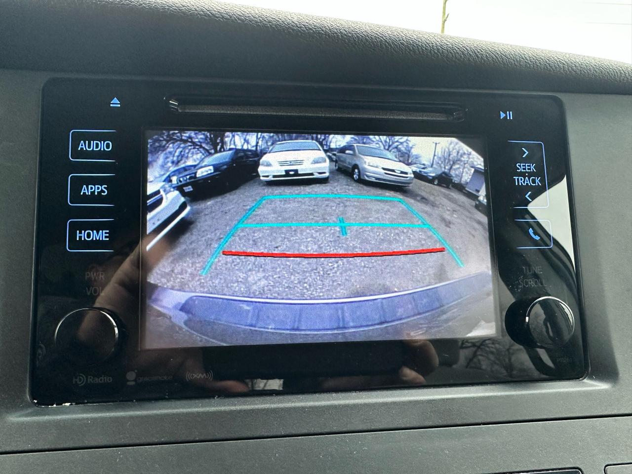 2016 Toyota Sienna LE - Photo #15