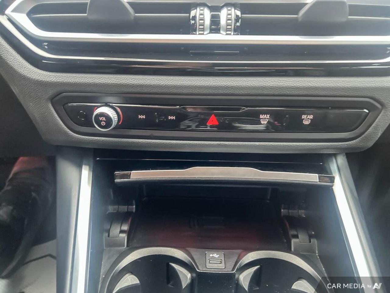 2023 BMW 3 Series 330i xDRIVE / ROOF / NAV / LEATHER / NO ACCIDENTS - Photo #17