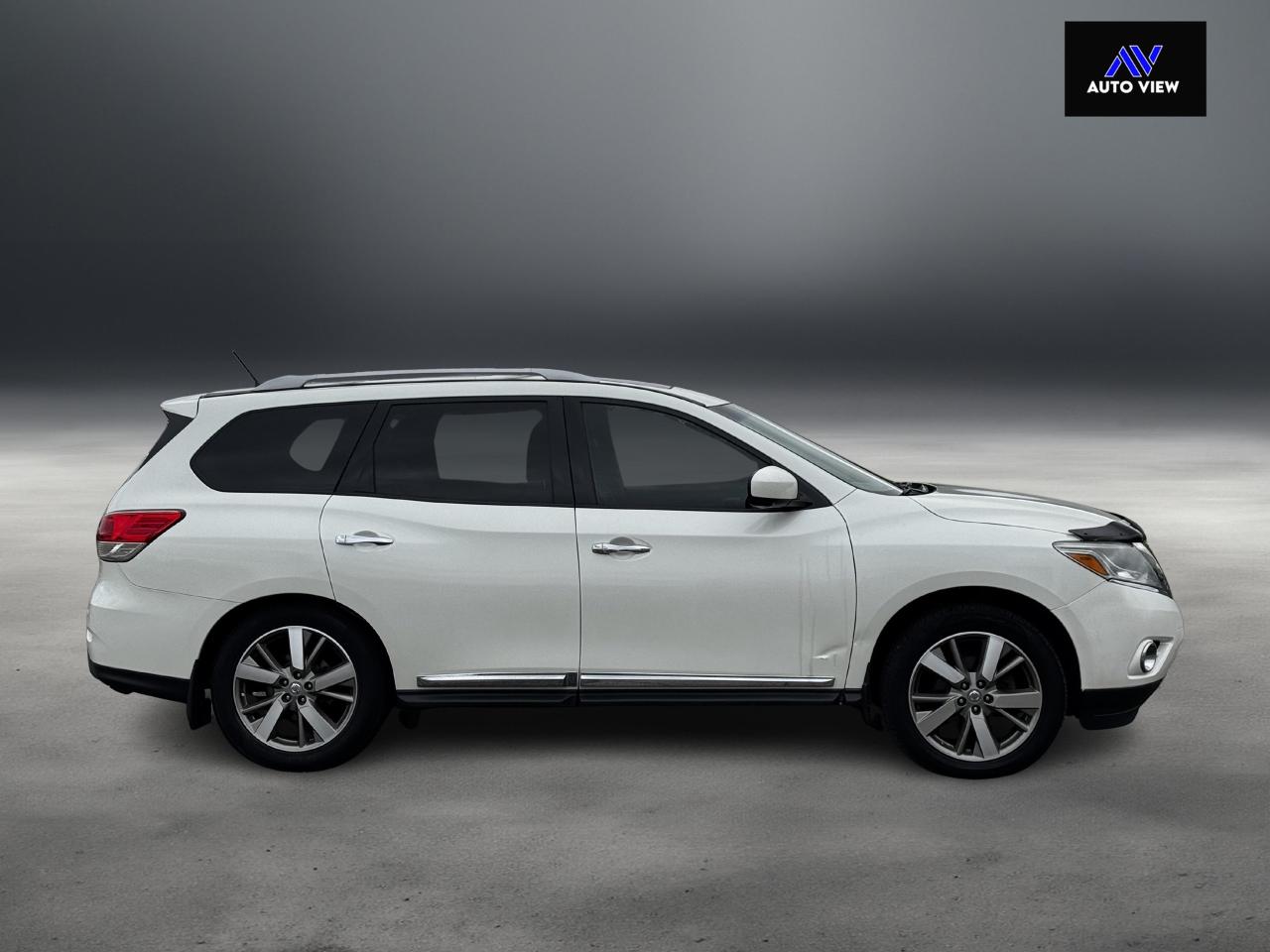2016 Nissan Pathfinder Platinum **FULLY LOADED**7 PASSENGER** - Photo #4
