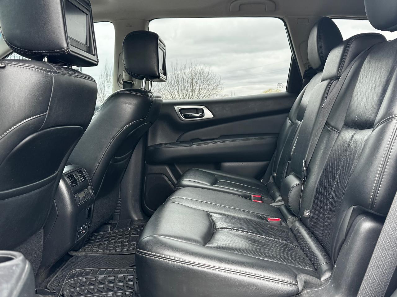 2016 Nissan Pathfinder Platinum **FULLY LOADED**7 PASSENGER** - Photo #29