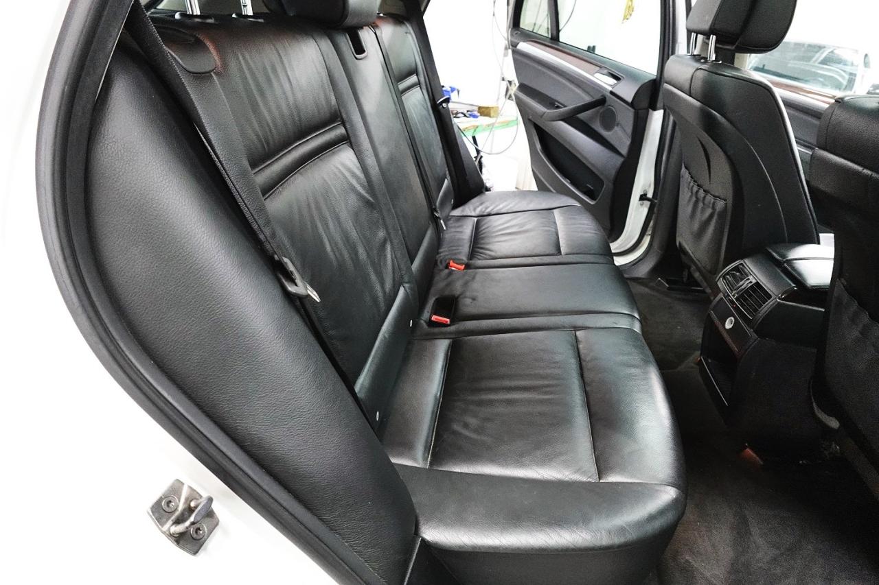 2010 BMW X5 LOW KM FOR YEAR ONE OWNER,V6 - Photo #19