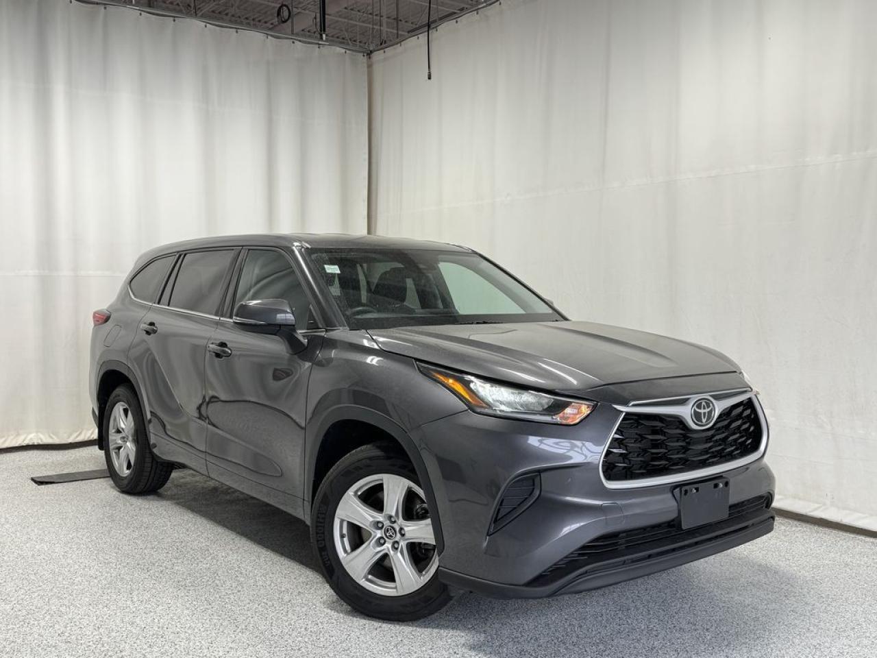 Used 2022 Toyota Highlander LE for sale in Sherwood Park, AB