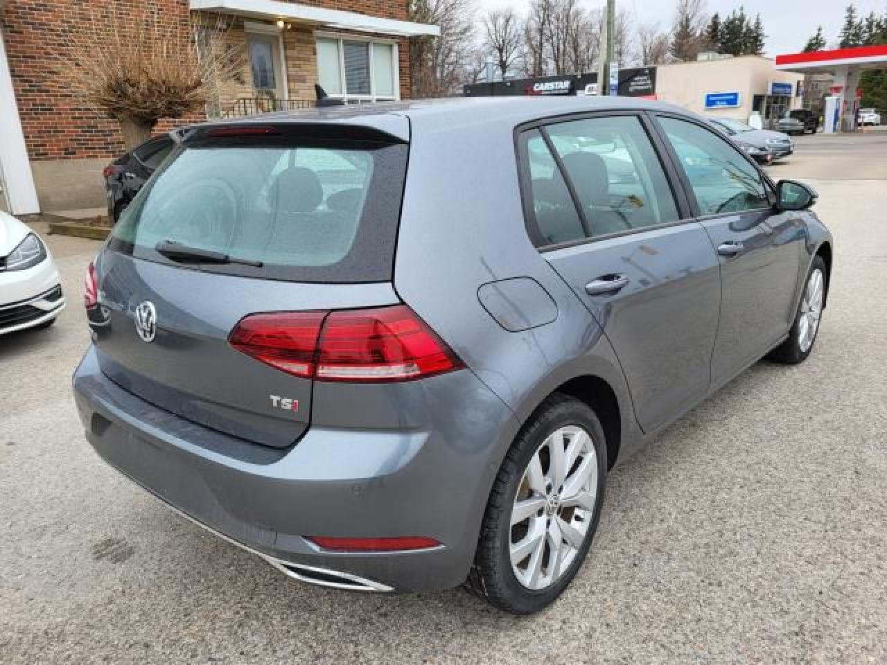 2018 Volkswagen Golf Highline Photo3
