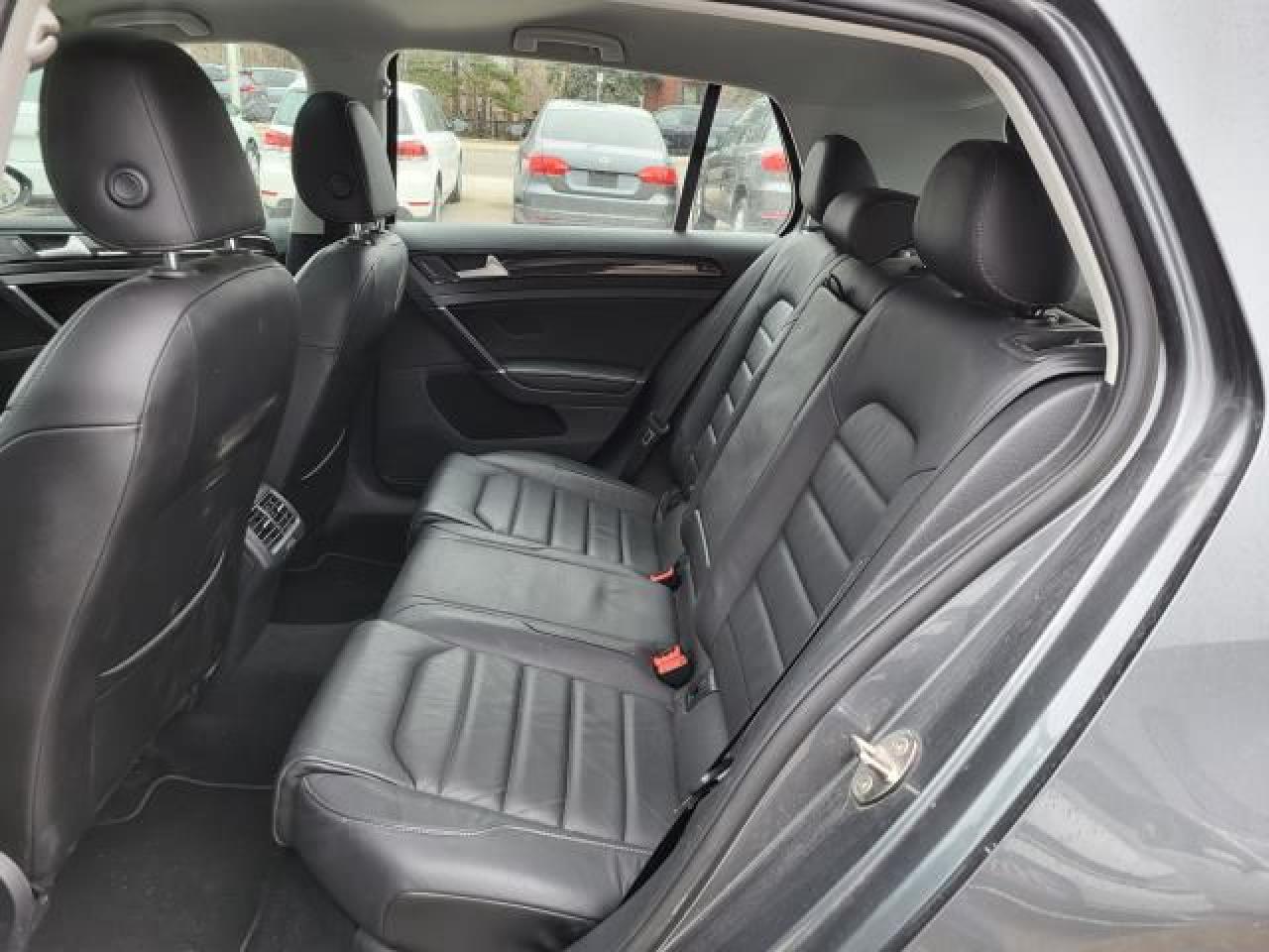 2018 Volkswagen Golf Highline Photo19