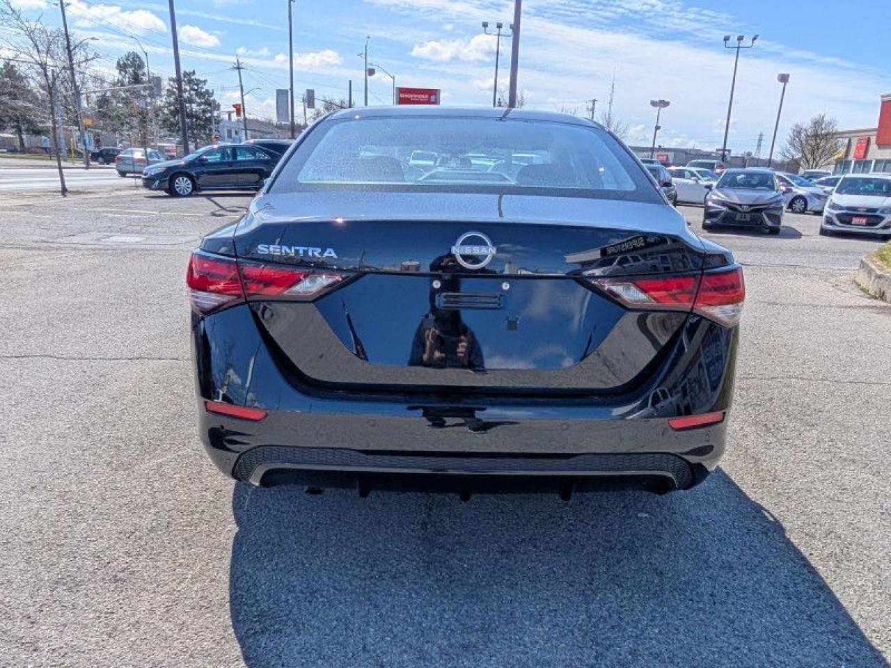 2024 Nissan Sentra S Plus  **VERY LOW KMS** Photo3