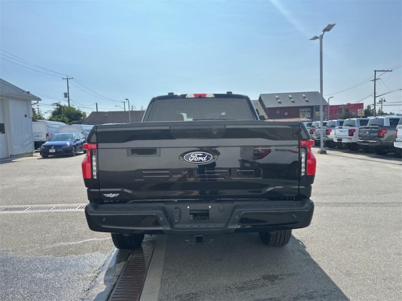 2025 Ford F-150 Lightning XLT Photo5