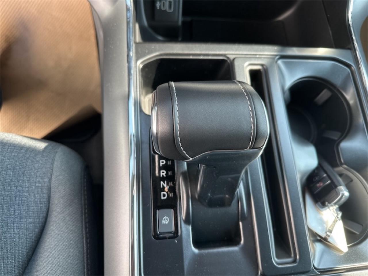 2025 Ford F-150 Lightning XLT Photo5