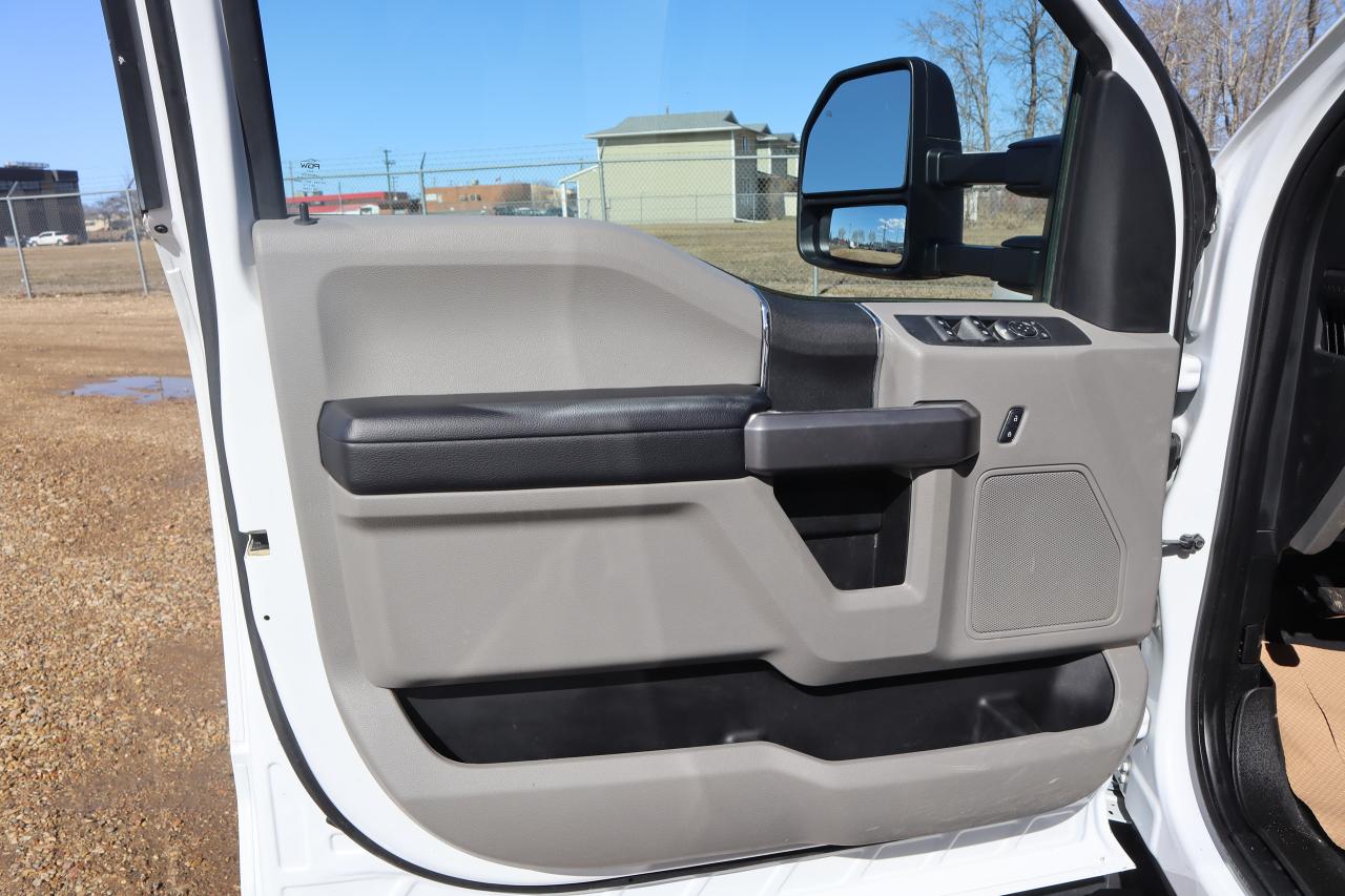 2018 Ford F-550 Super Duty DRW XL Photo5