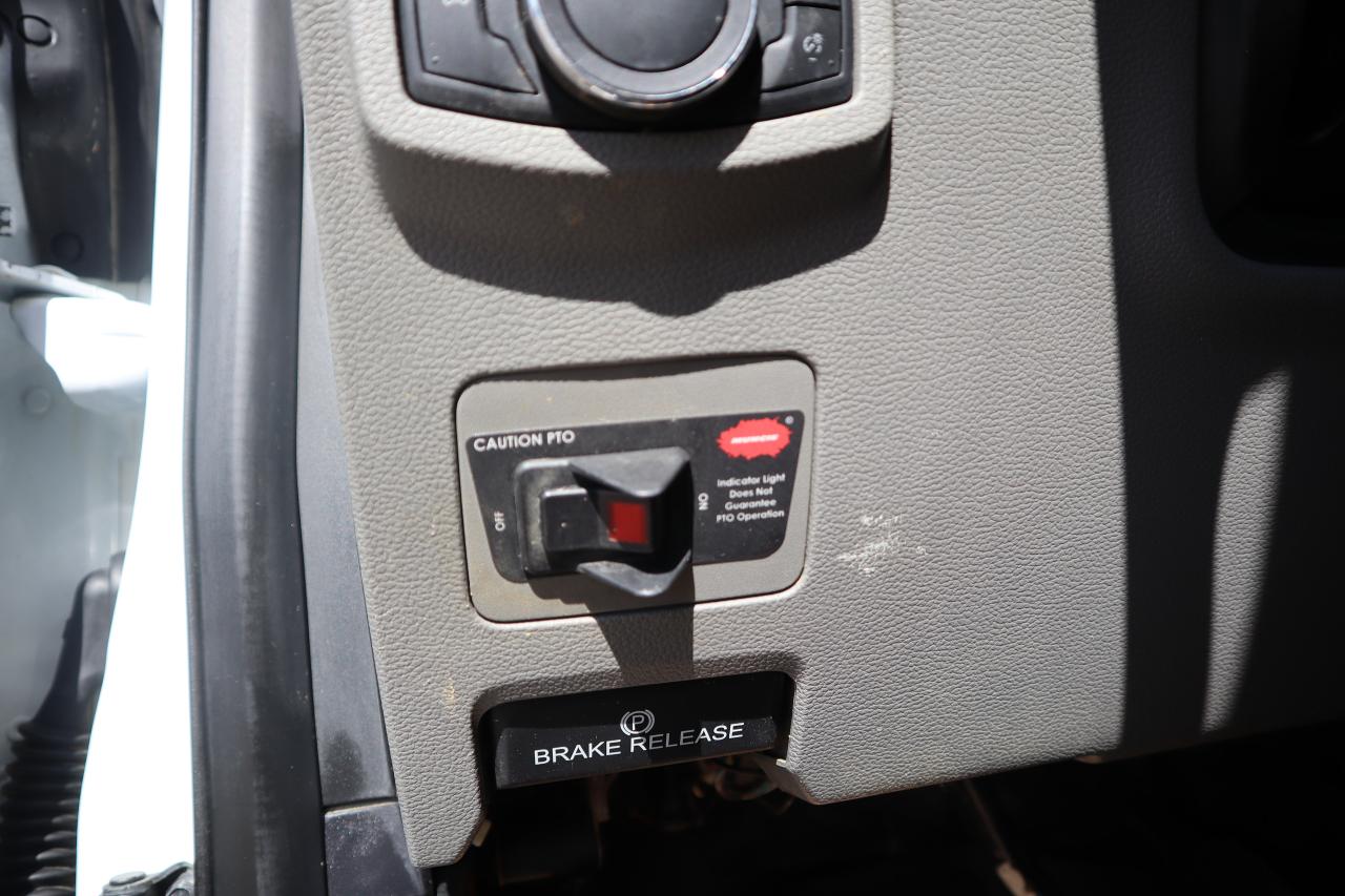 2018 Ford F-550 Super Duty DRW XL Photo5