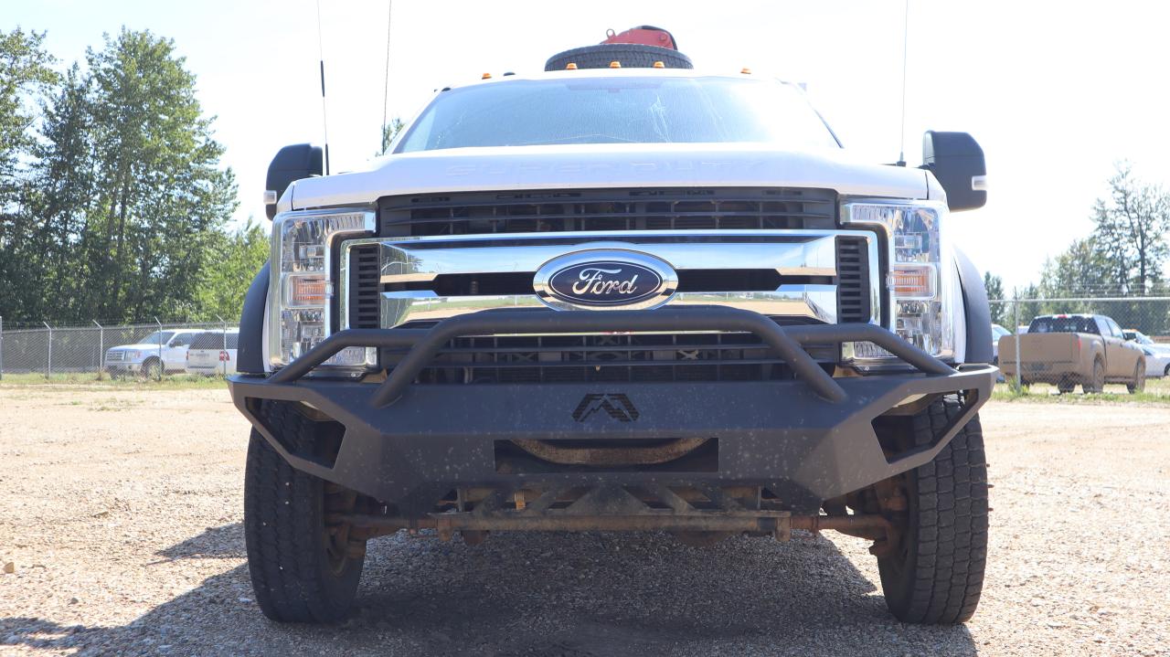 2018 Ford F-550 Super Duty DRW XL Photo2