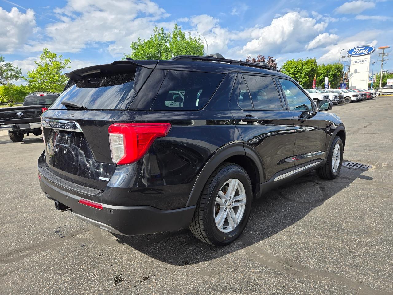 2020 Ford Explorer XLT Photo4