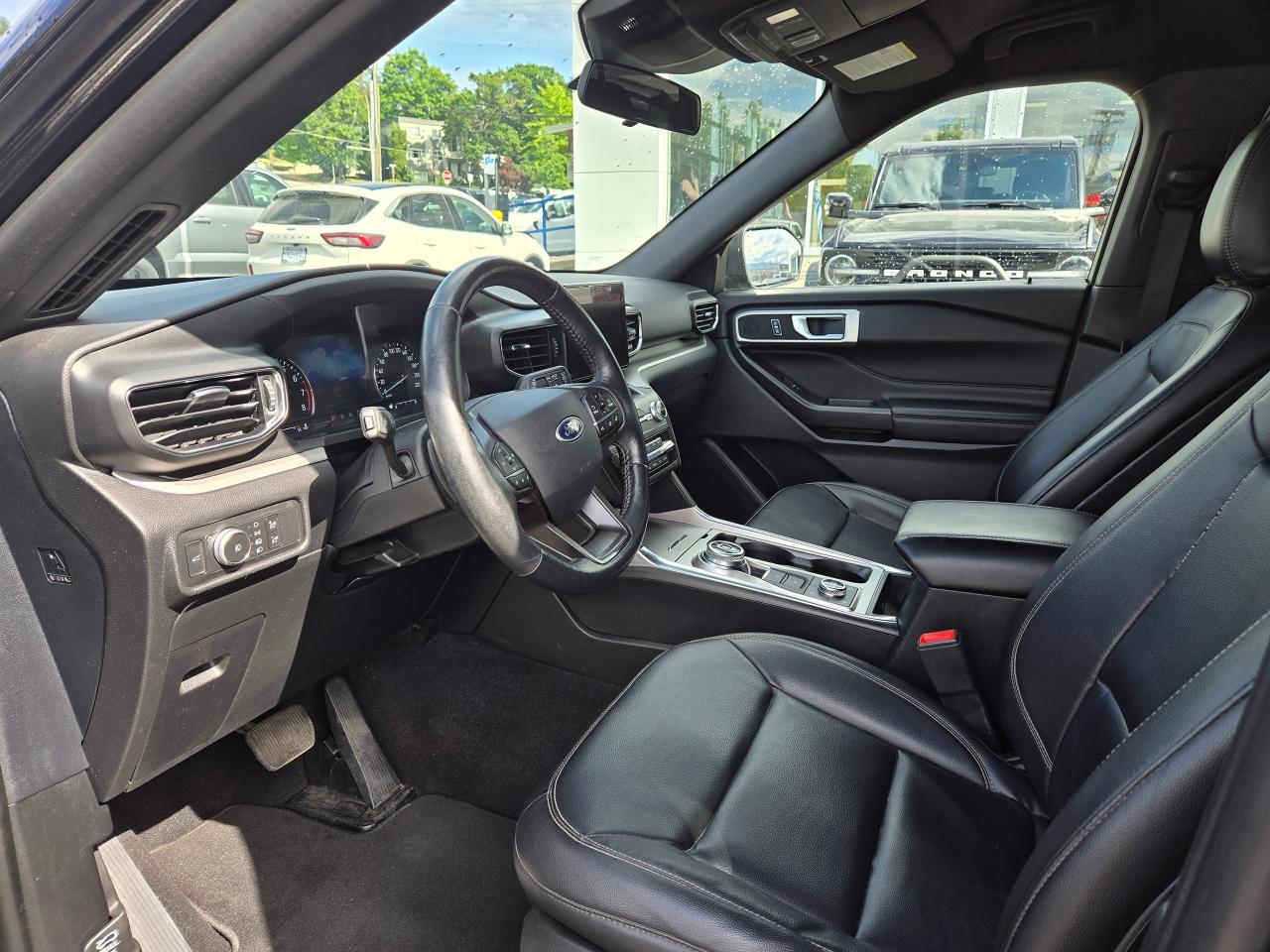 2020 Ford Explorer XLT Photo5