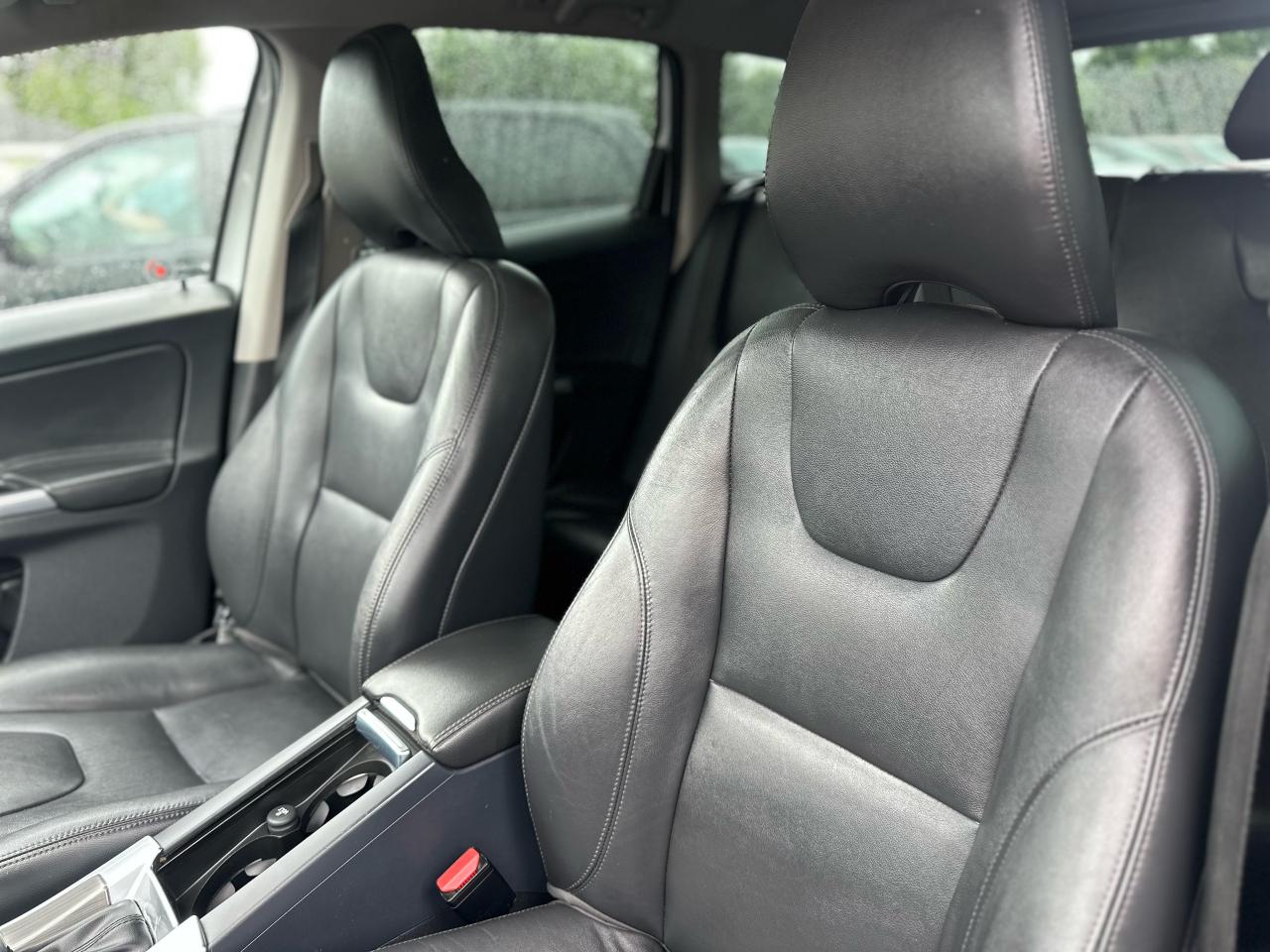 2016 Volvo XC60 AWD T5 Special Edition Premier Photo33