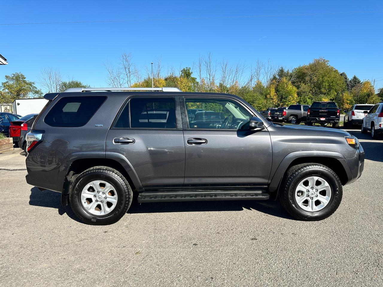 2015 Toyota 4Runner SR5 4X4 Heated Bluetooth XM Navigation 7-Pass RCam Photo4