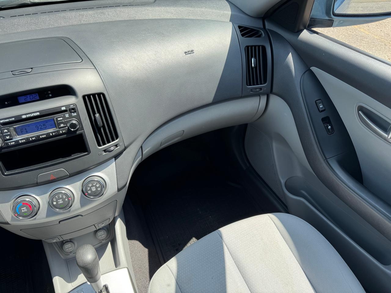 2009 Hyundai Elantra  - Photo #21