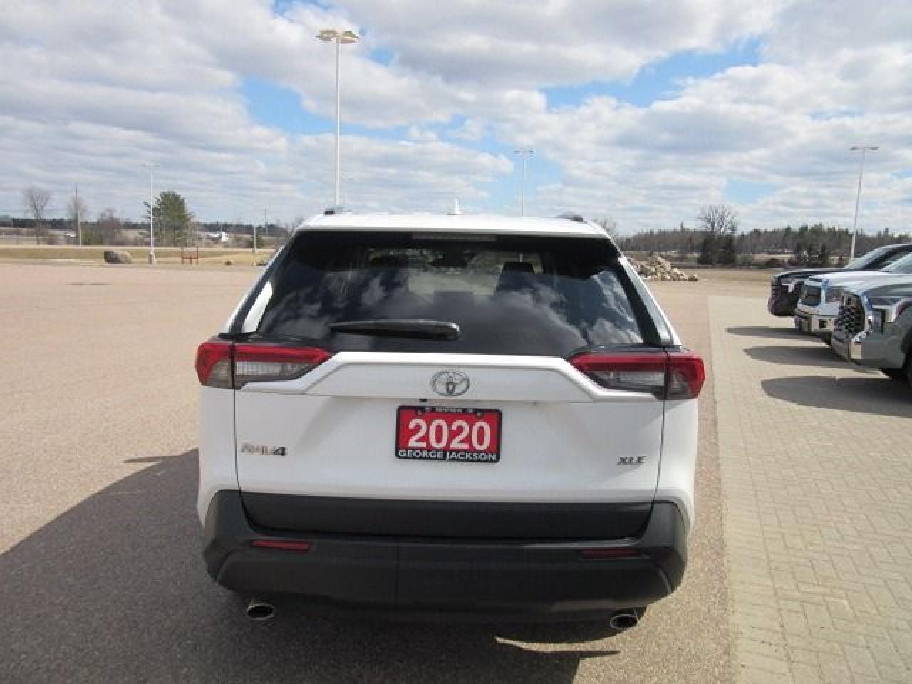 2020 Toyota RAV4 XLE - Photo #5