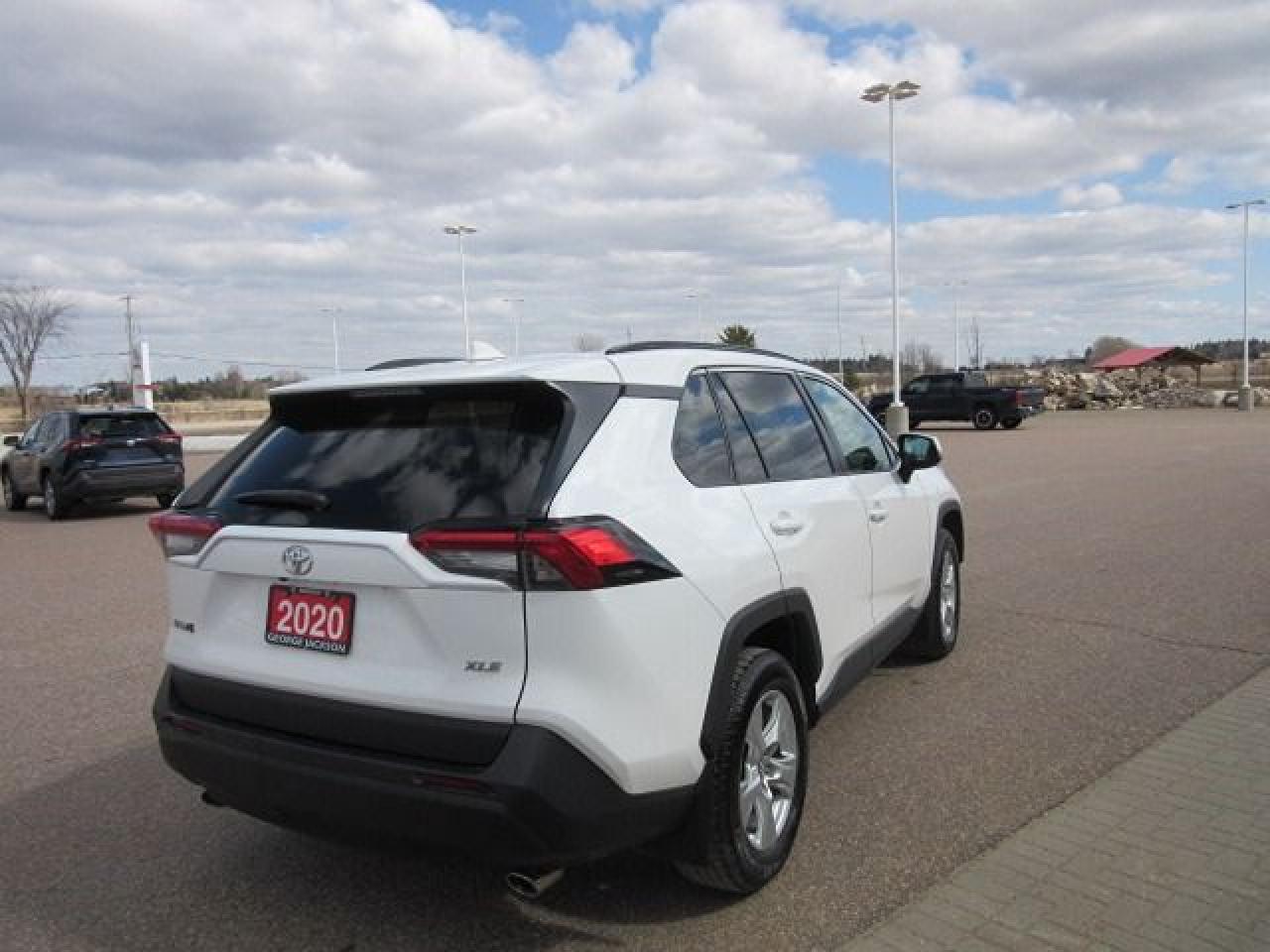 2020 Toyota RAV4 XLE - Photo #7